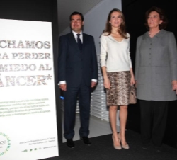 Su Alteza Real la Princesa de Asturias a su llegada a la sede de la Fundación Telefónica, acompañada por el secretario de Estado de Servicios Sociales